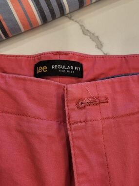 WOMENS Lee Coral Mid-Rise Casual Shorts NWOT